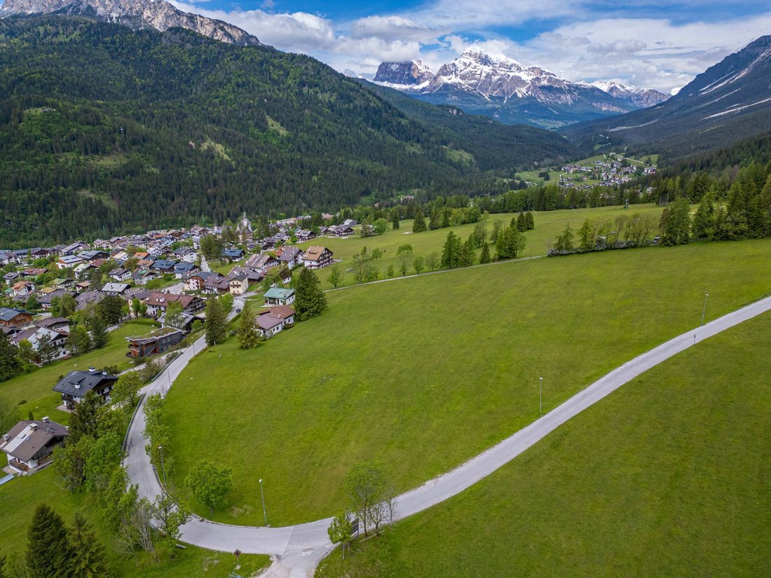 Land in Cortina d'Ampezzo, Veneto, Italy 1 - 15692698