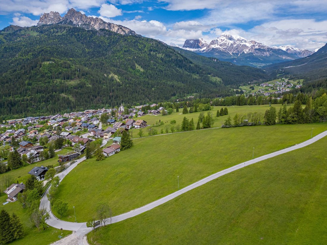 Land in Cortina d'Ampezzo, Veneto, Italy 5 - 15692698