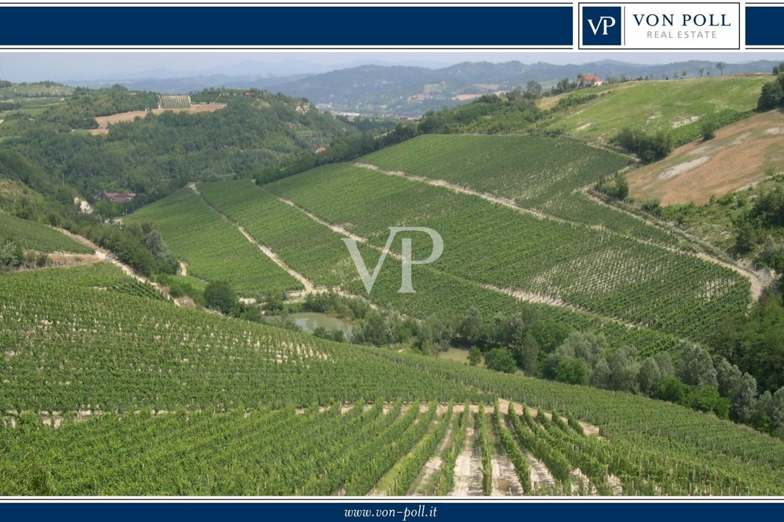 Villa in Terzo, Piedmont, Piedmont, Italy 1 - 15693338