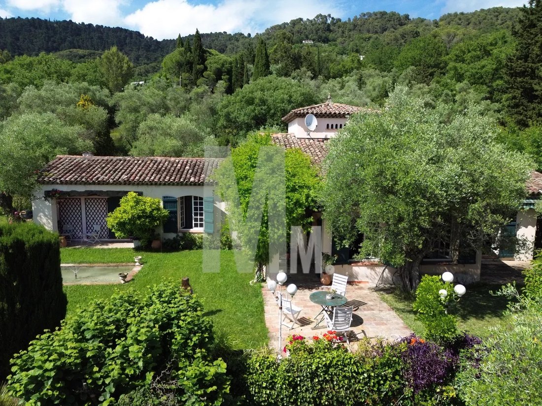 Villa in Cabris, Provence-Alpes-Côte d'Azur, France 1 - 15526737
