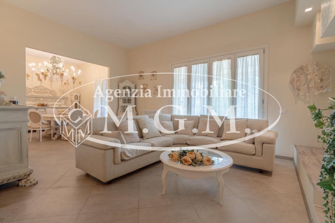 Townhouse in Ponsacco, Tuscany, Italy 1 - 15694408