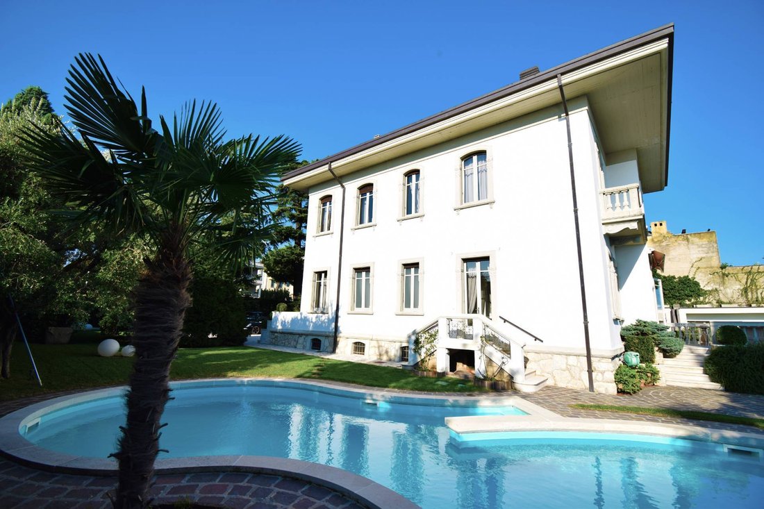 Villa in Desenzano Centro, Desenzano del Garda, Lombardy 5 - 15694879