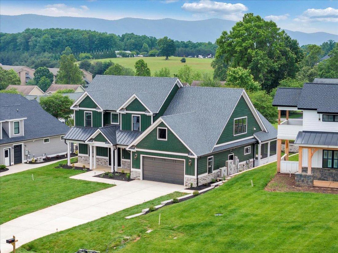 House in Huddleston, Virginia, United States 1 - 15693190
