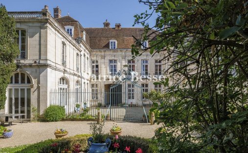 House in Auxerre, Bourgogne – Franche-Comté, France 1