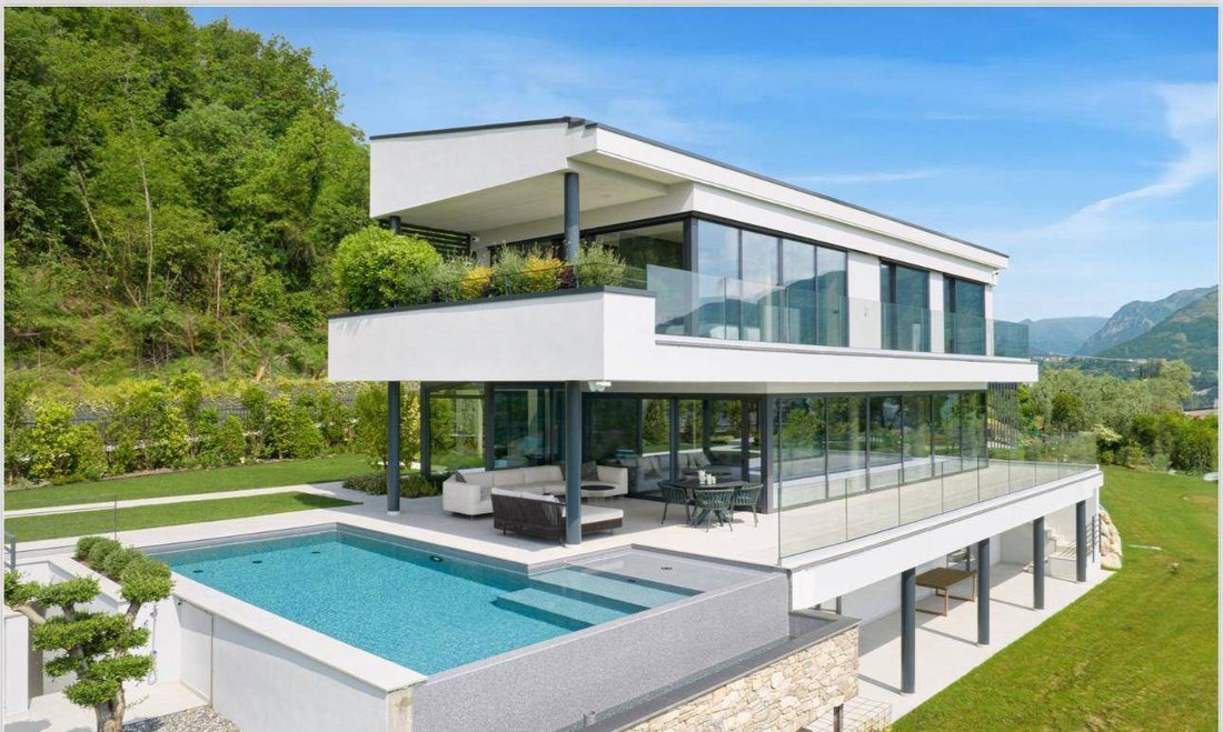 Villa in Salo, Lombardy, Italy 1 - 15694932