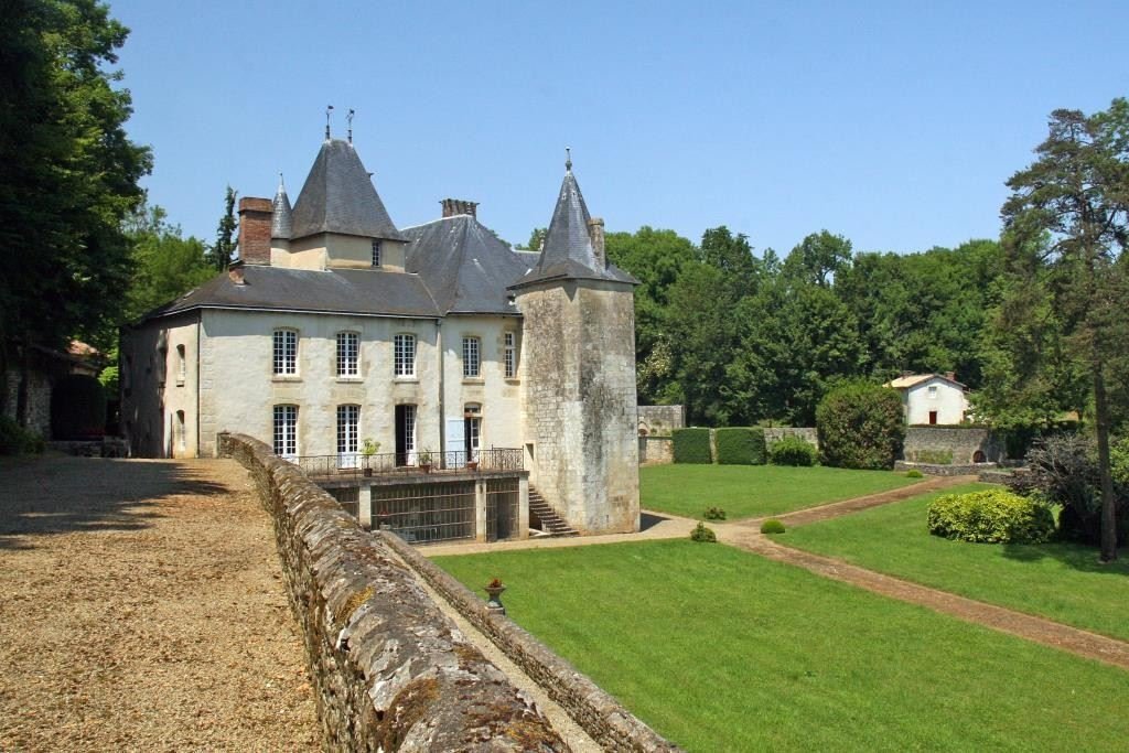 Whispers of the Hunt: A 15th-Century Château’s Timeless Embrace in Poitou-Charentes