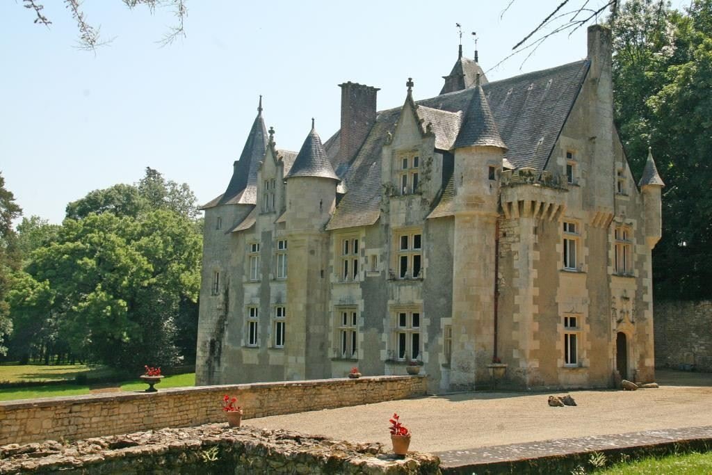 Whispers of the Hunt: A 15th-Century Château’s Timeless Embrace in Poitou-Charentes