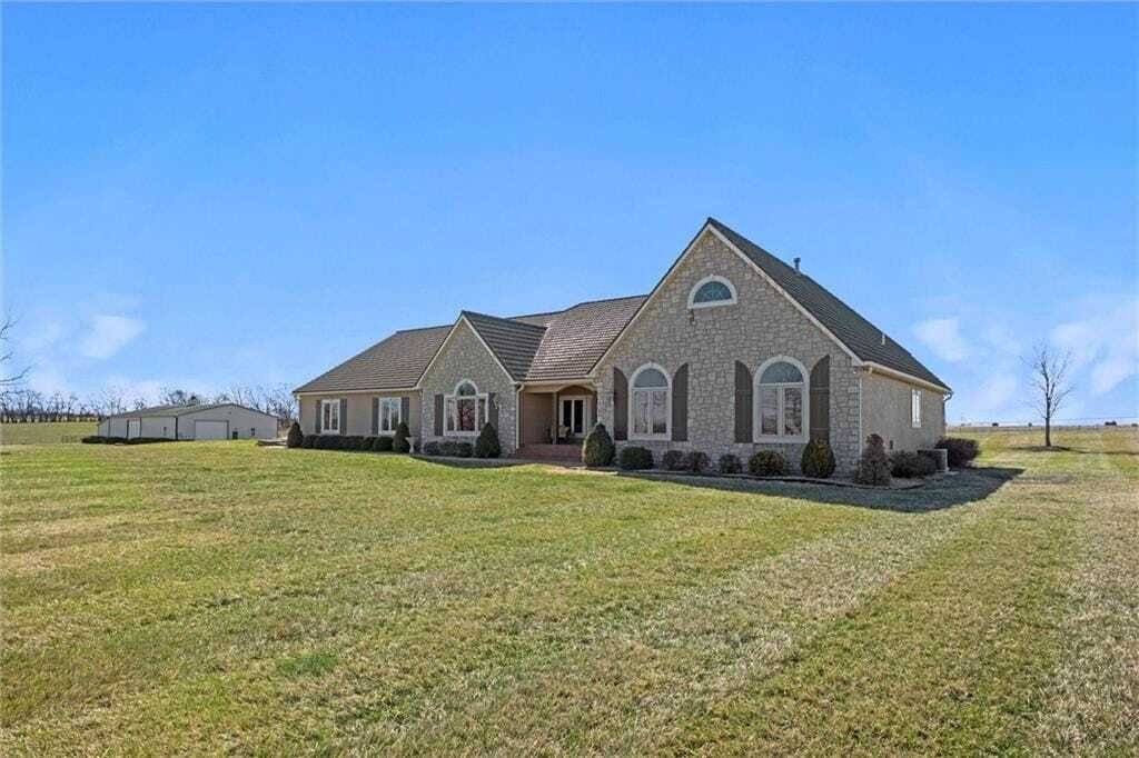 Private Gated Estate With Elite Horse In Basehor, Kansas, United States ...
