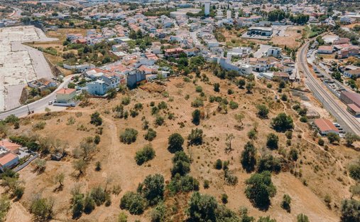 Land in Portimao, Algarve, Portugal 1