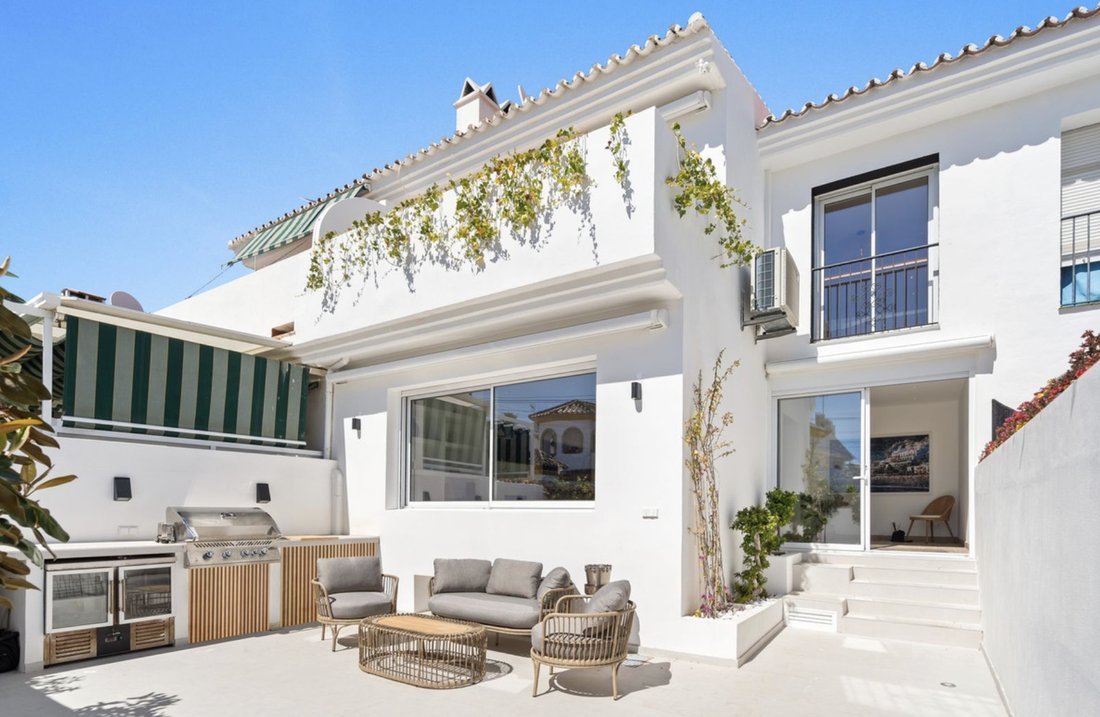 Townhouse in San Pedro de Alcantara, Andalusia, Spain 2 - 15696471