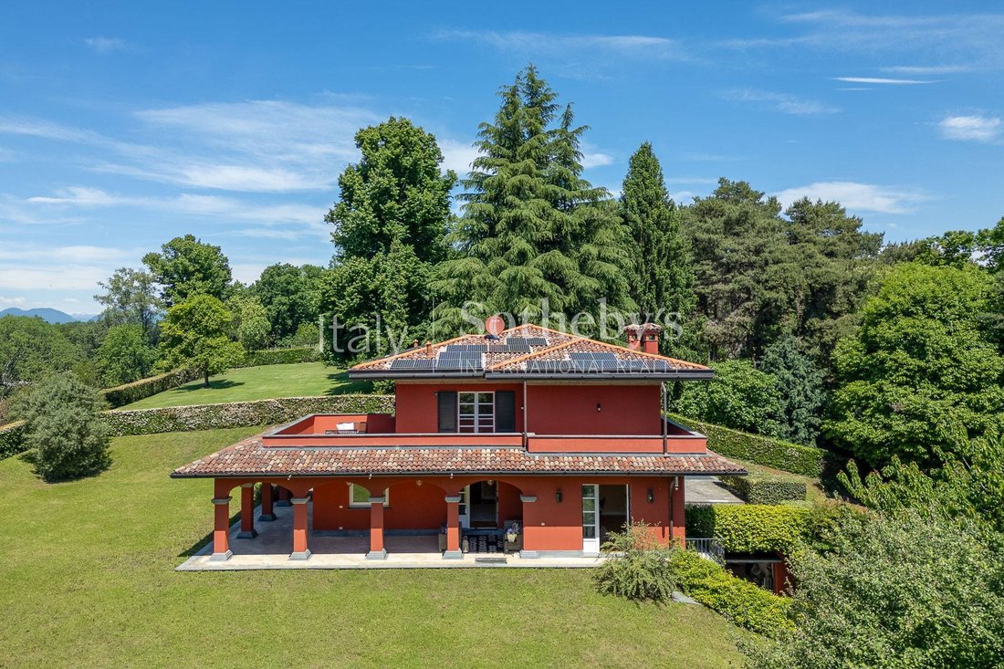House in Oltrona di San Mamette, Lombardy, Italy 5 - 15697036