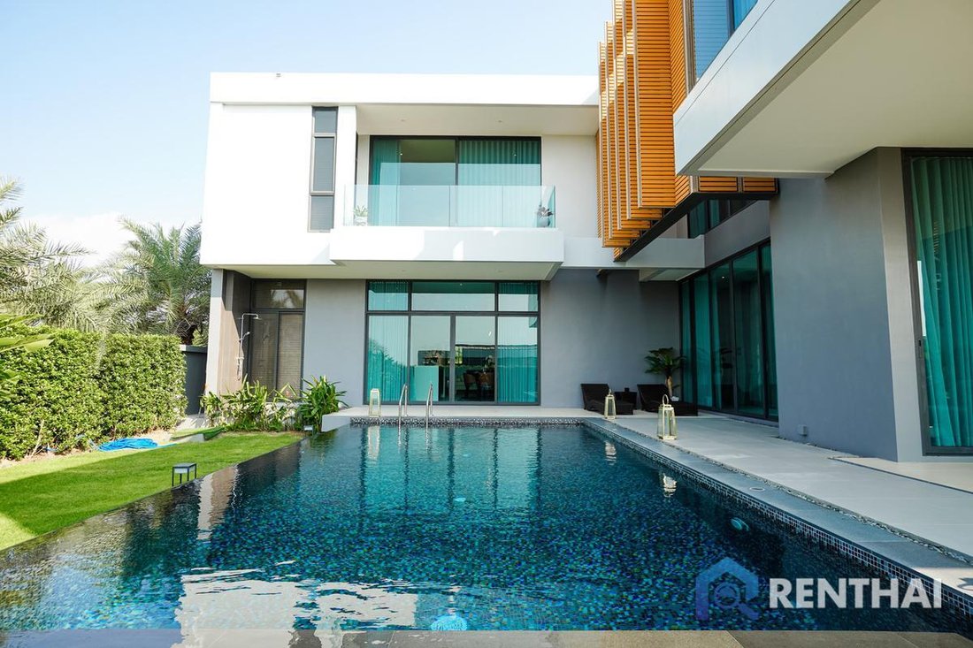 Villa in Pattaya City, Thailand 1 - 15697049