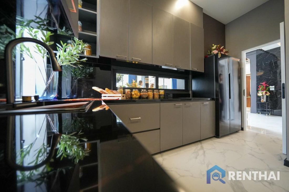 Villa in Pattaya City, Thailand 4 - 15697047
