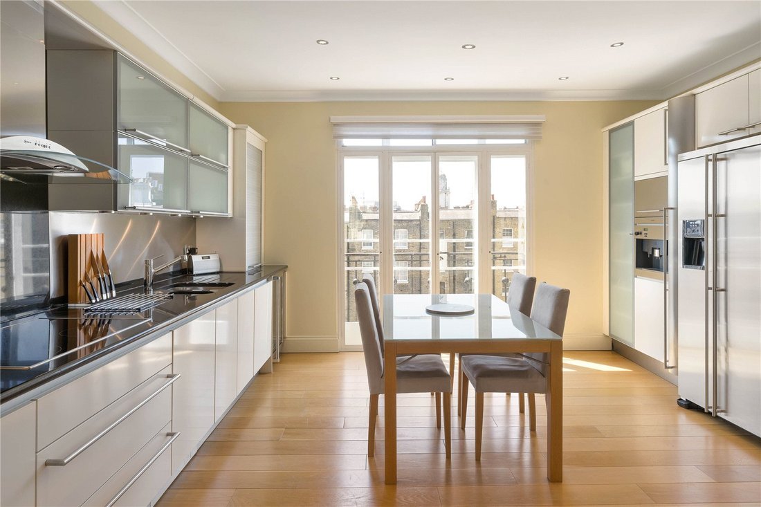 Apartment in Belgravia, Westminster, England 3 - 15697359