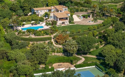 Villa à Saint-Paul-de-Vence, Provence-Alpes-Côte d'Azur, France 1