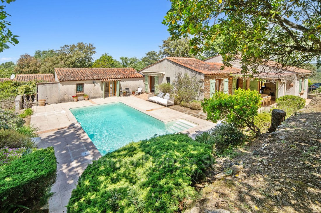 Villa in La Garde-Freinet, Provence-Alpes-Côte d'Azur, France 1 - 15640688