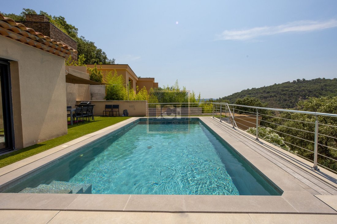 Villa in Grimaud, Provence-Alpes-Côte d'Azur, France 1 - 15703770