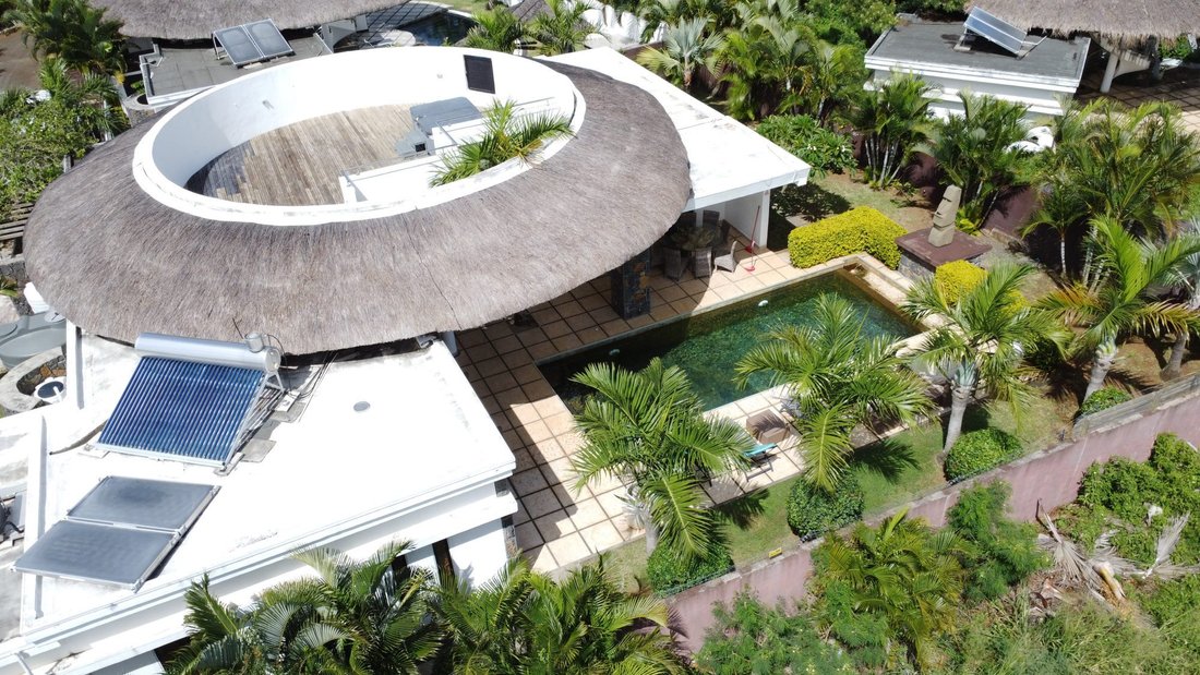 Villa in Pointe aux Piments, Pamplemousses District, Mauritius 1 - 15703922