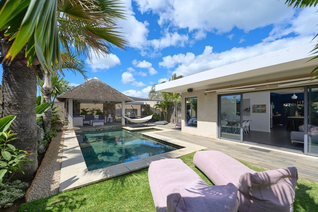 Villa in Grand Baie, Rivière du Rempart District, Mauritius 2 - 15704874