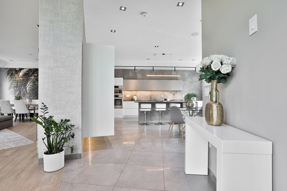 House in Toronto, Ontario, Canada 4 - 15692854
