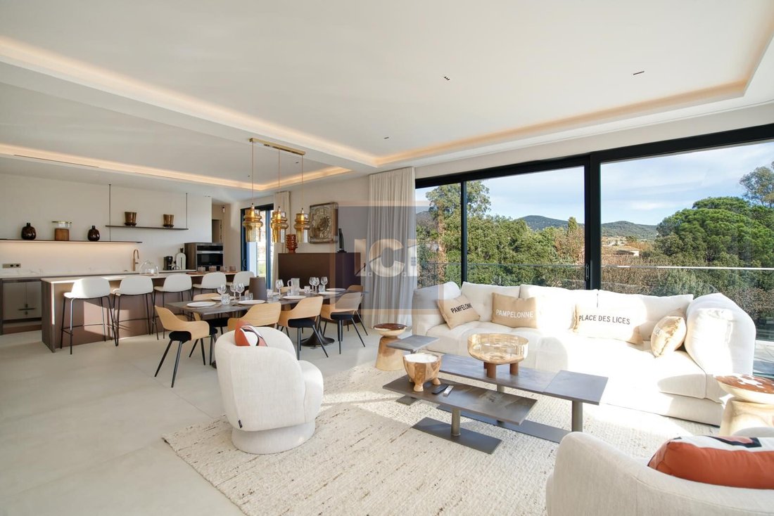 Villa in Grimaud, Provence-Alpes-Côte d'Azur, France 3 - 15704581