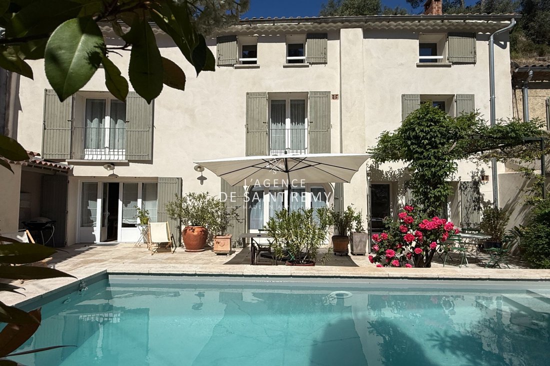 Villa in Barbentane, Provence-Alpes-Côte d'Azur, France 1 - 15548020