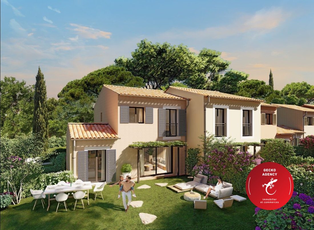Casa en Sainte-Maxime, Provenza-Alpes-Costa Azul, Francia 1 - 15704035