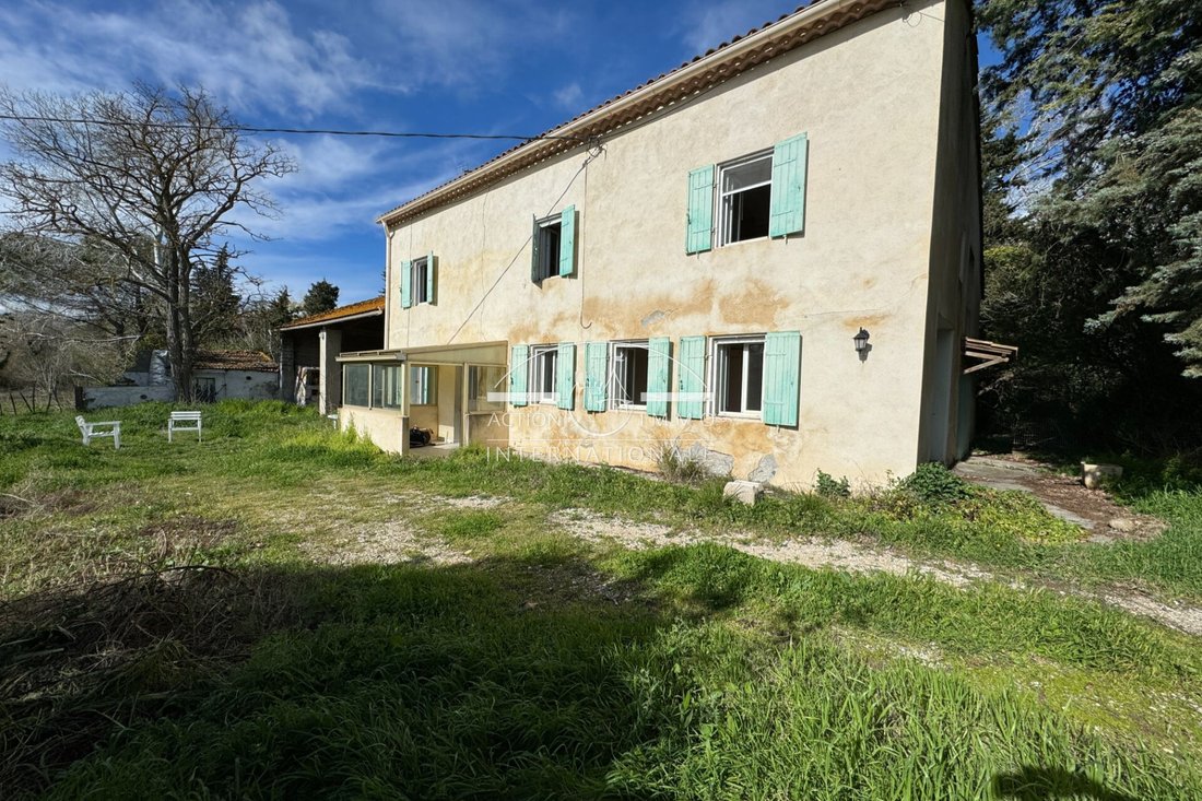 Villa in Arles, Provence-Alpes-Côte d'Azur, France 1 - 14015708