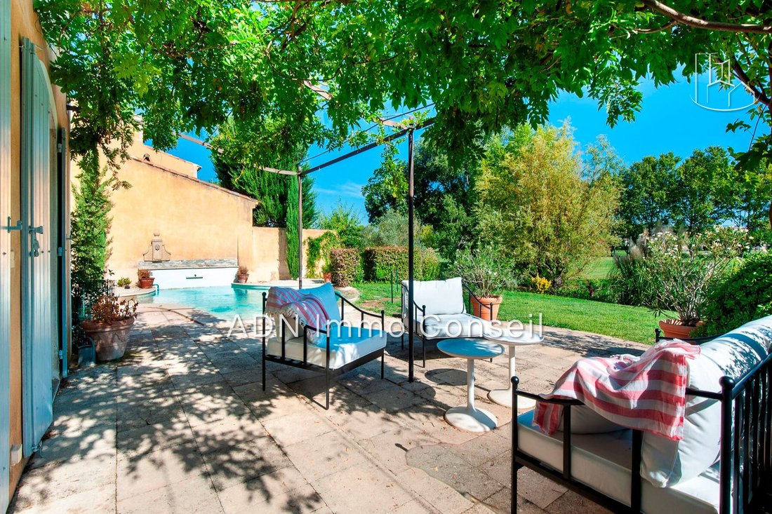 Villa in Mallemort, Provence-Alpes-Côte d'Azur, France 1 - 15279708