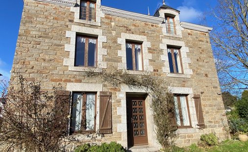 House in Le Minihic-sur-Rance, Brittany, France 1