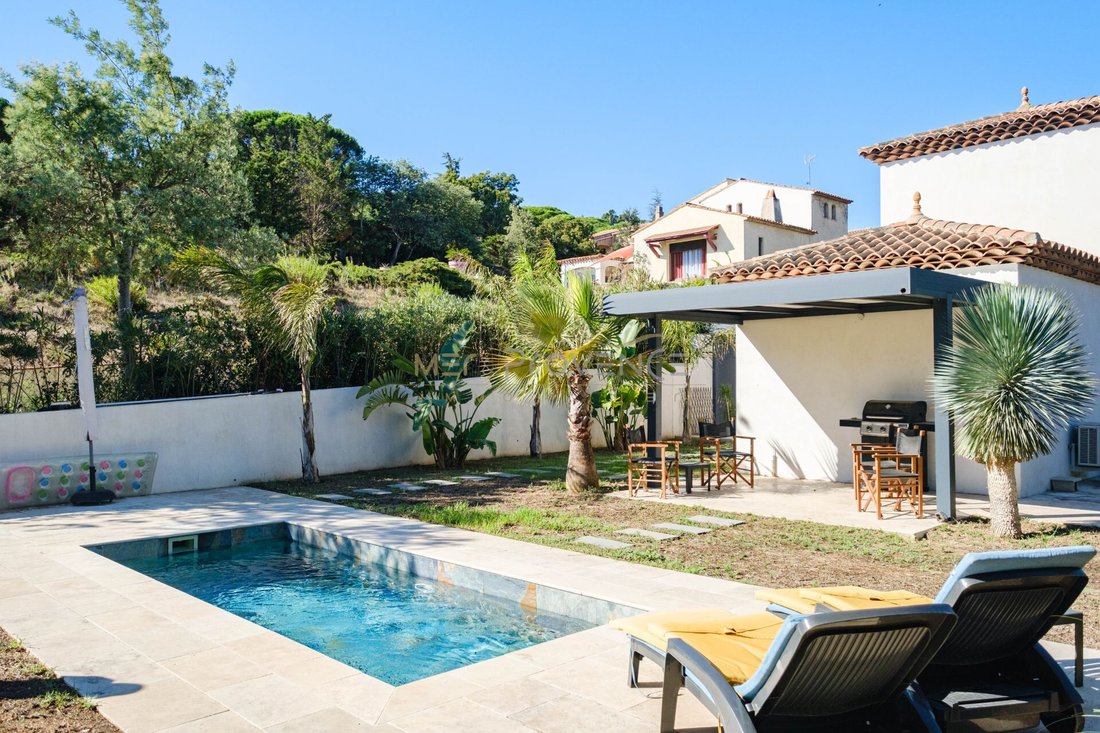 Villa in Nartelle-Noyer-Bellevue-bd des Sardinaux, Sainte-Maxime, France 1 - 14703435