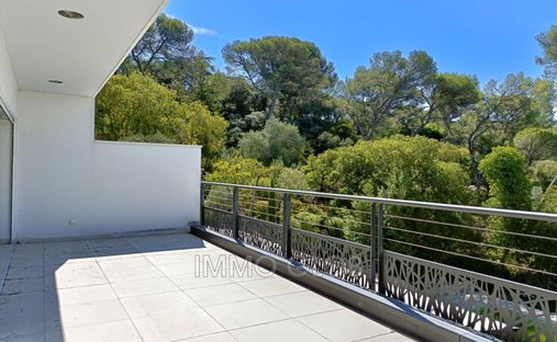 Apartment in Jardins de la Fontaine, Nimes, France 1