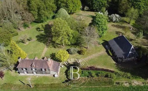 2h From Paris, In The Heart Of The Pays D’auge Area. A Listed 16th /18th Century Chateau Set In Abou