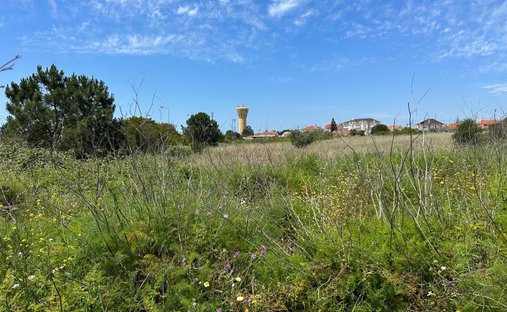 Land in Charneca de Caparica e Sobreda, Setubal, Portugal 1