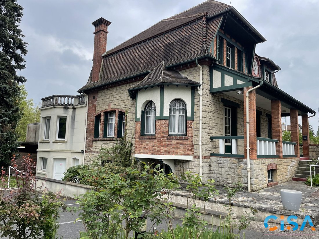 House in Viarmes, Ile-de-France, France 2 - 15702842