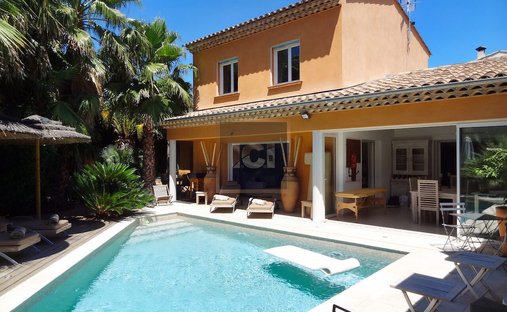 Villa in Ville-Les Saquedes-Le Bouillonnet, Sainte-Maxime, France 1