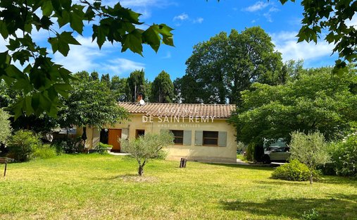 Villa in Saint-R�my-de-Provence, Provence-Alpes-C�te d'Azur, France 1