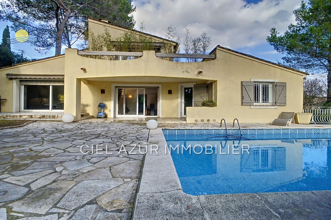 Villa in Mougins, Provence-Alpes-Côte d'Azur, France 1 - 12915378