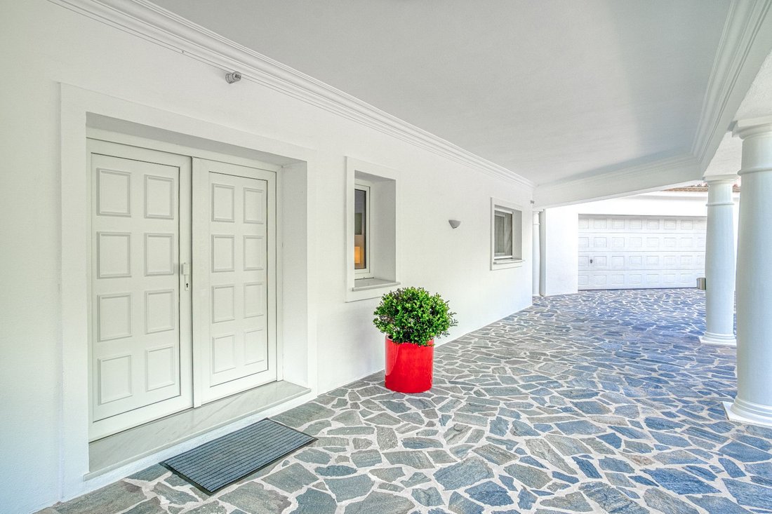 Villa in Elviria-Cabopino, Marbella, Spain 3 - 15699482