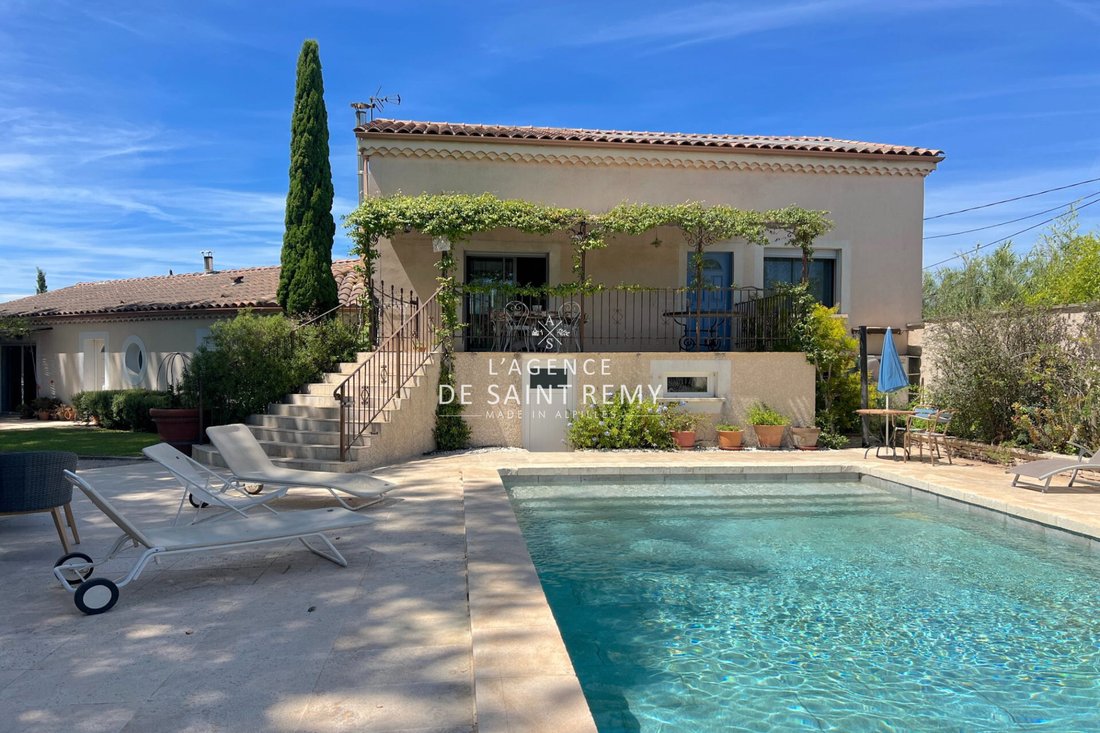 Villa in Saint-Rémy-de-Provence, Provence-Alpes-Côte d'Azur, France 1 - 14417685