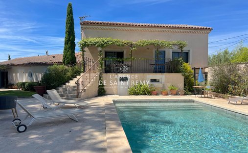 Villa in Saint-Rémy-de-Provence, Provence-Alpes-Côte d'Azur, France 1