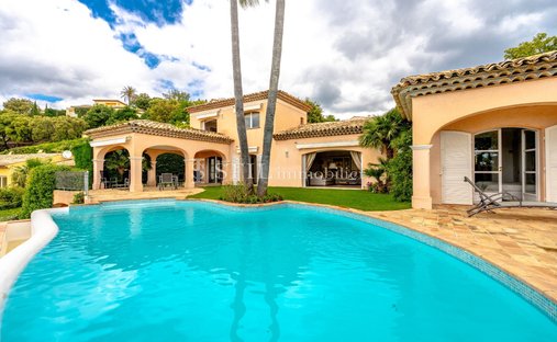 Villa in Ville-Les Saquedes-Le Bouillonnet, Sainte-Maxime, France 1