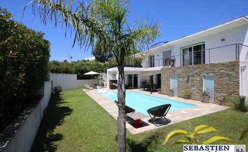 House in Exterieurs, Frejus, France 1