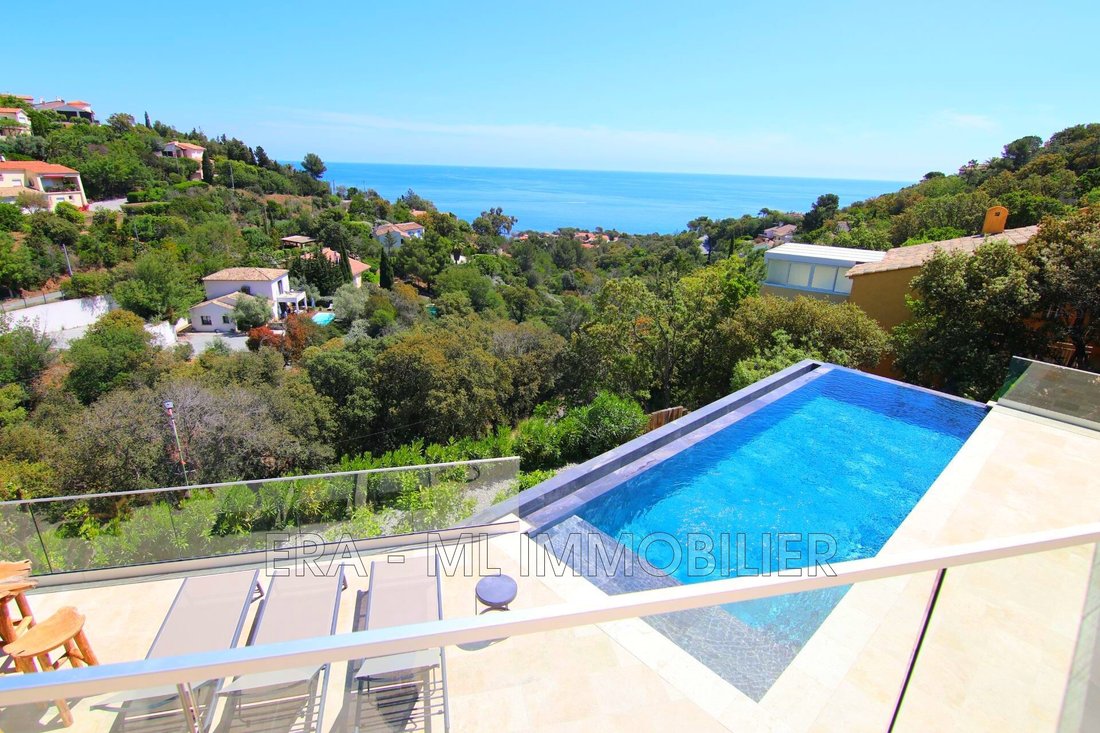 Villa in Les Issambres, Roquebrune-sur-Argens, France 1 - 12800561