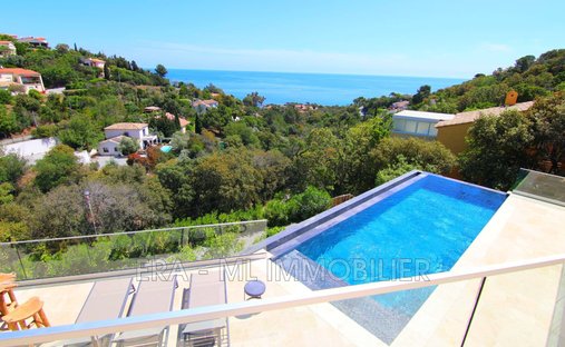 Villa in Les Issambres, Roquebrune-sur-Argens, France 1