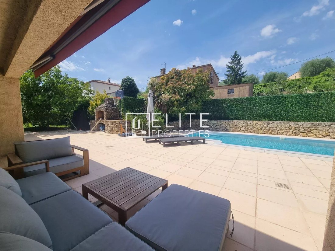 House in Grasse, Provence-Alpes-Côte d'Azur, France 3 - 15698380