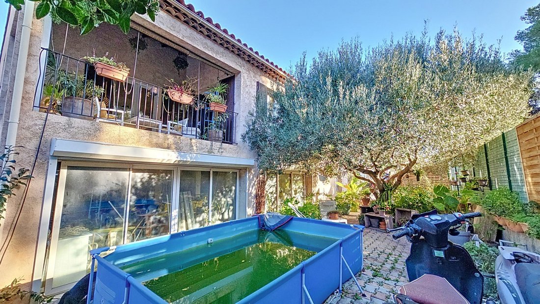 Villa in Coste Chaude-Mauveou, La Seyne-sur-Mer, France 4 - 15707350