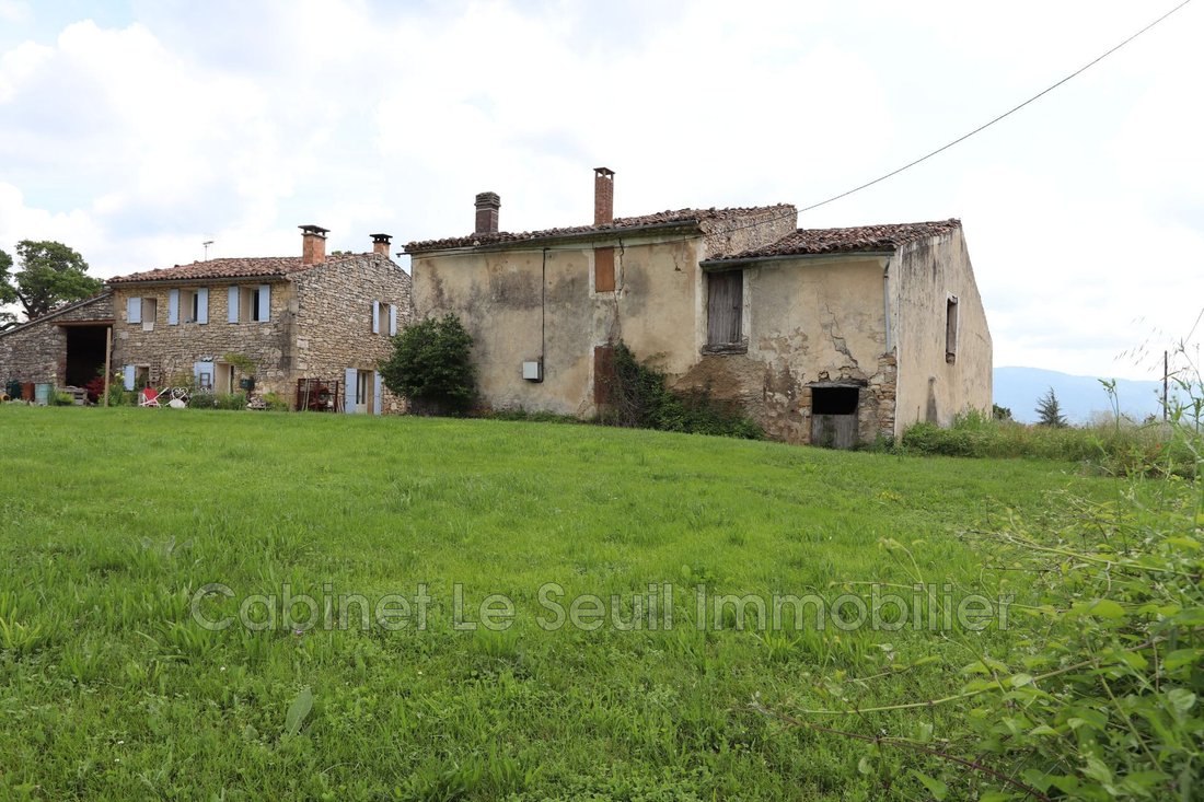 Villa in Viens, Provence-Alpes-Côte d'Azur, France 1 - 14166932