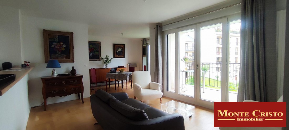 Apartment in Domaine National du Château, Versailles, France 4 - 15704020