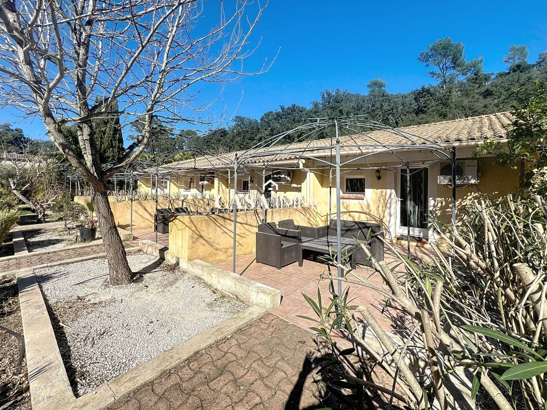 Country House in Hyeres, Provence-Alpes-Côte d'Azur, France 3 - 15705501